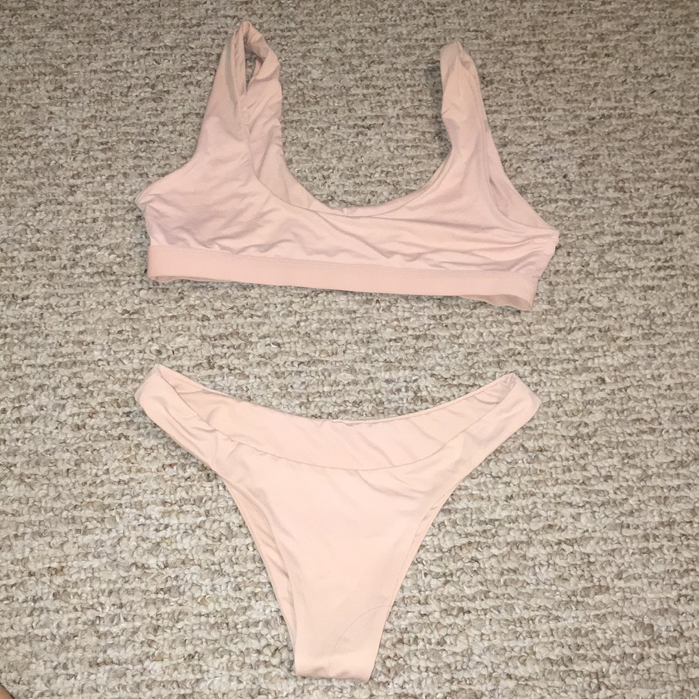 Dippin’ Daisy’s blush pink sporty bikini
